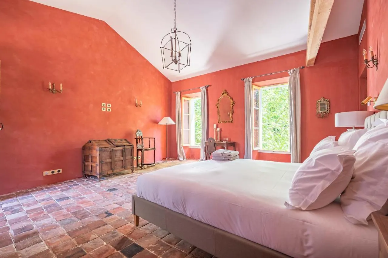 Prieure Notre-Dame De Conil - 12E Siecle Bed and Breakfast Rognes