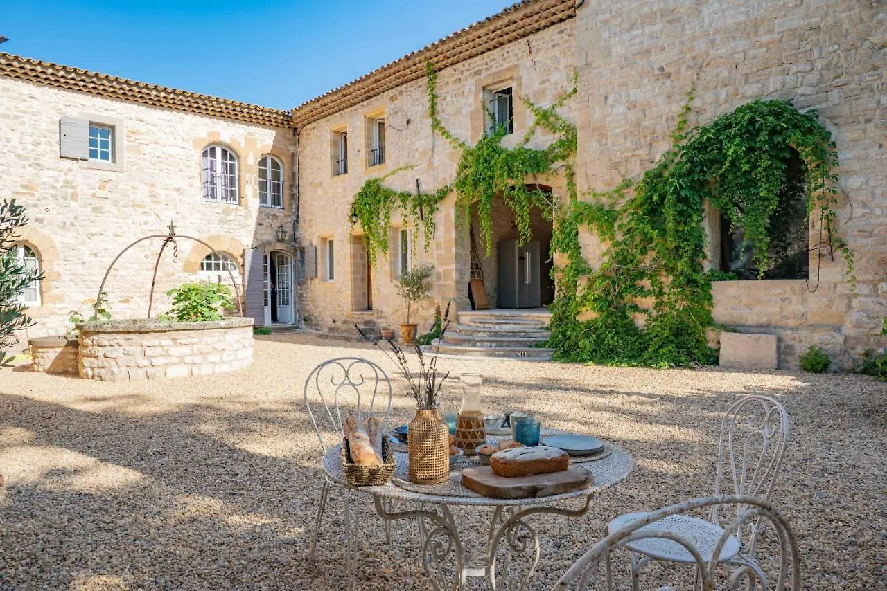 Prieure Notre-Dame De Conil - 12E Siecle Bed and Breakfast Rognes