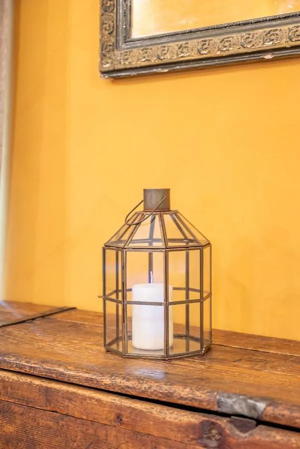 Prieure Notre-Dame De Conil - 12E Siecle Bed and Breakfast Rognes