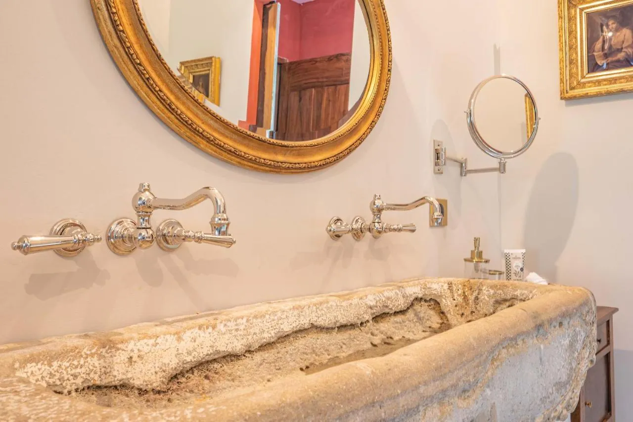 Bed and Breakfast Prieuré Notre-Dame de Conil - 12e siècle à Rognes France